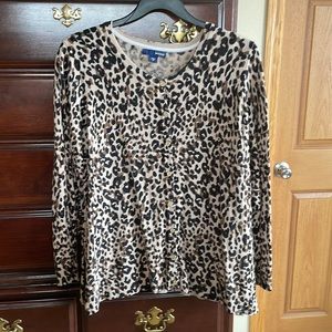 Size 2X lightweight sweater.